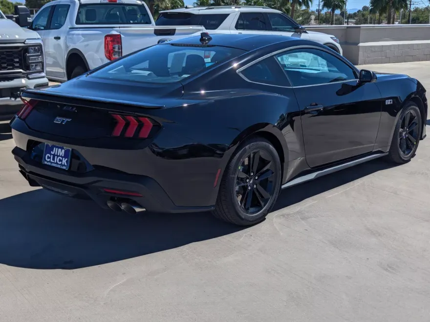 2025 Ford Mustang GT photo 1