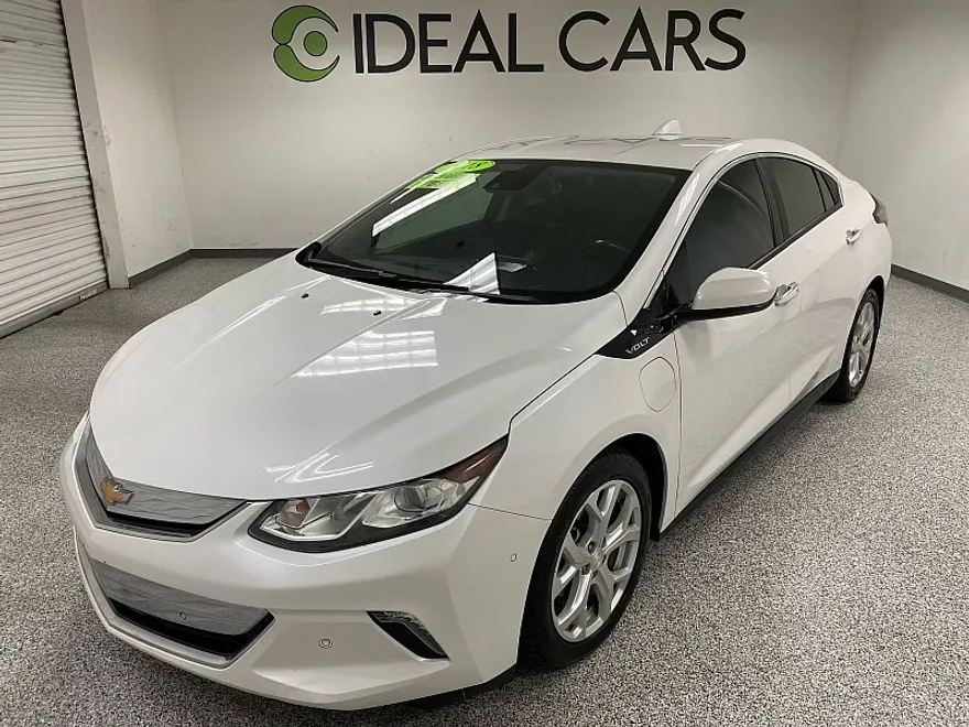 2018 Chevrolet Volt Premier photo 1