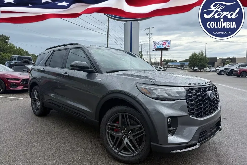 2025 Ford Explorer ST-Line photo 1