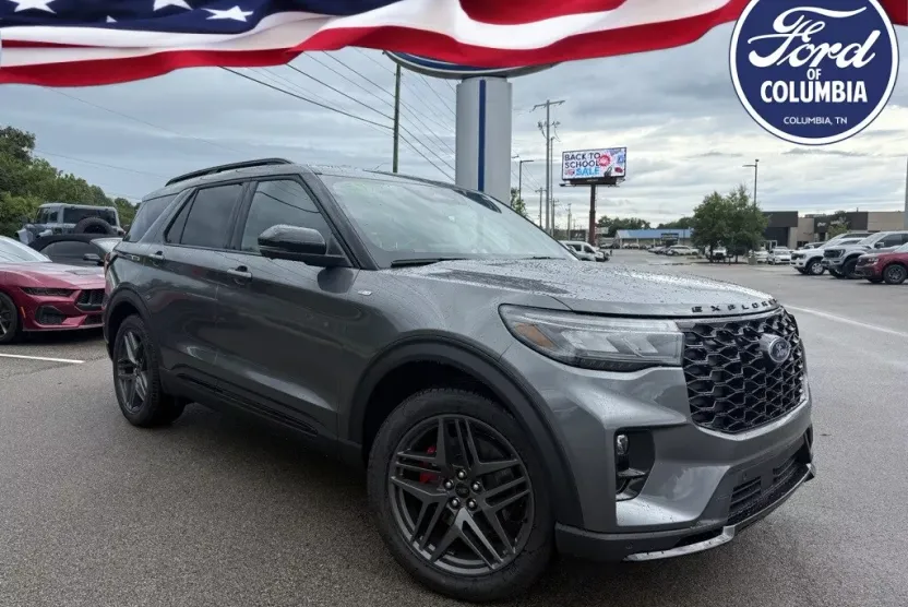 2025 Ford Explorer ST-Line photo 1