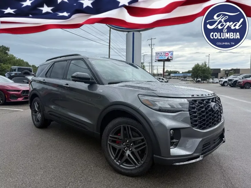 2025 Ford Explorer ST-Line photo 1