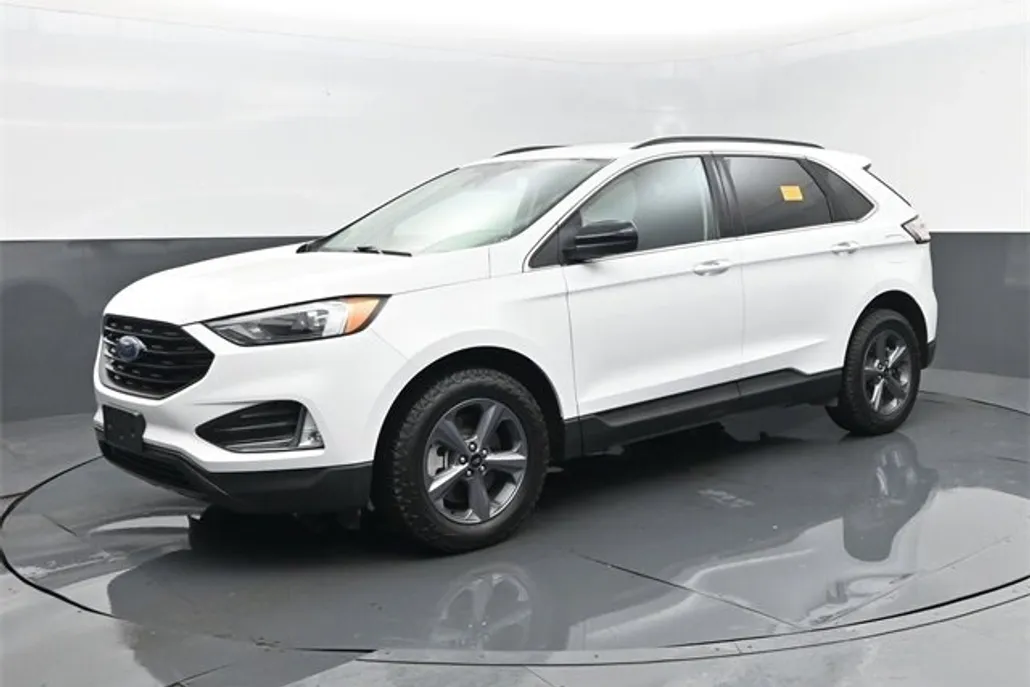 2022 Ford Edge SEL photo 1