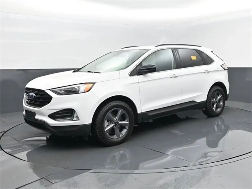 2022 Ford Edge SEL photo 1