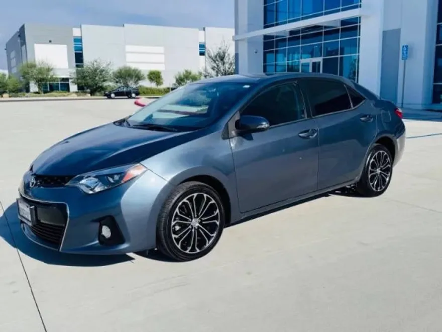 2016 Toyota Corolla L photo 1