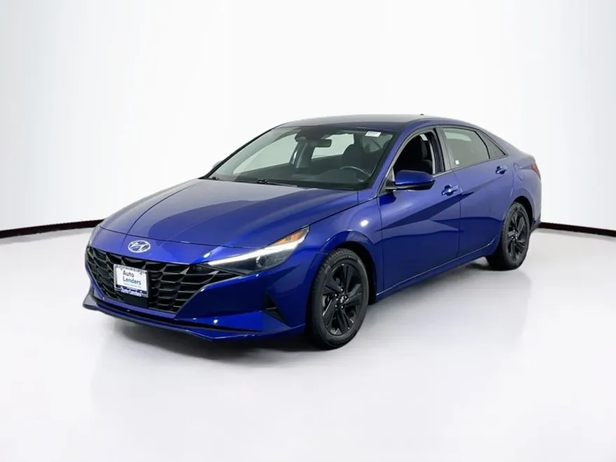 2022 Hyundai Elantra SEL Convenience photo 1