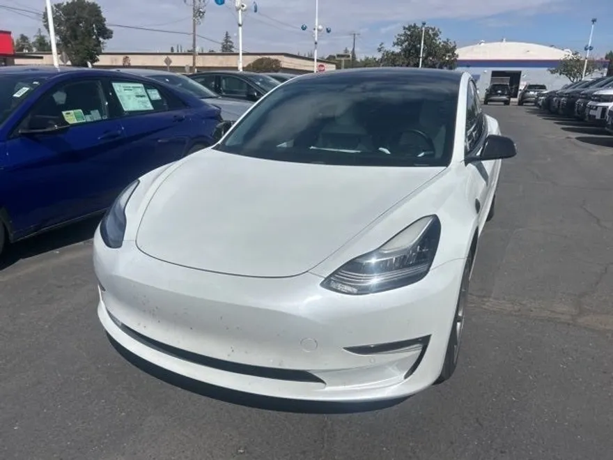 2020 Tesla Model 3 Standard Range Plus photo 1