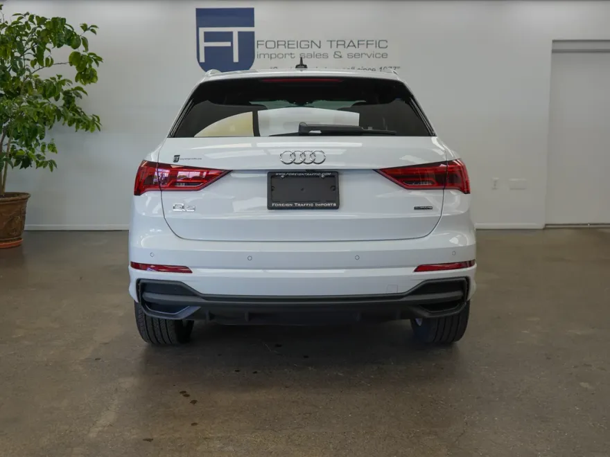 2024 Audi Q3 Premium Plus 45 TFSI S line photo 1