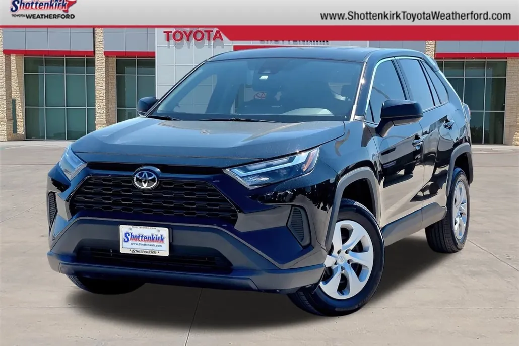 2025 Toyota RAV4 LE photo 1