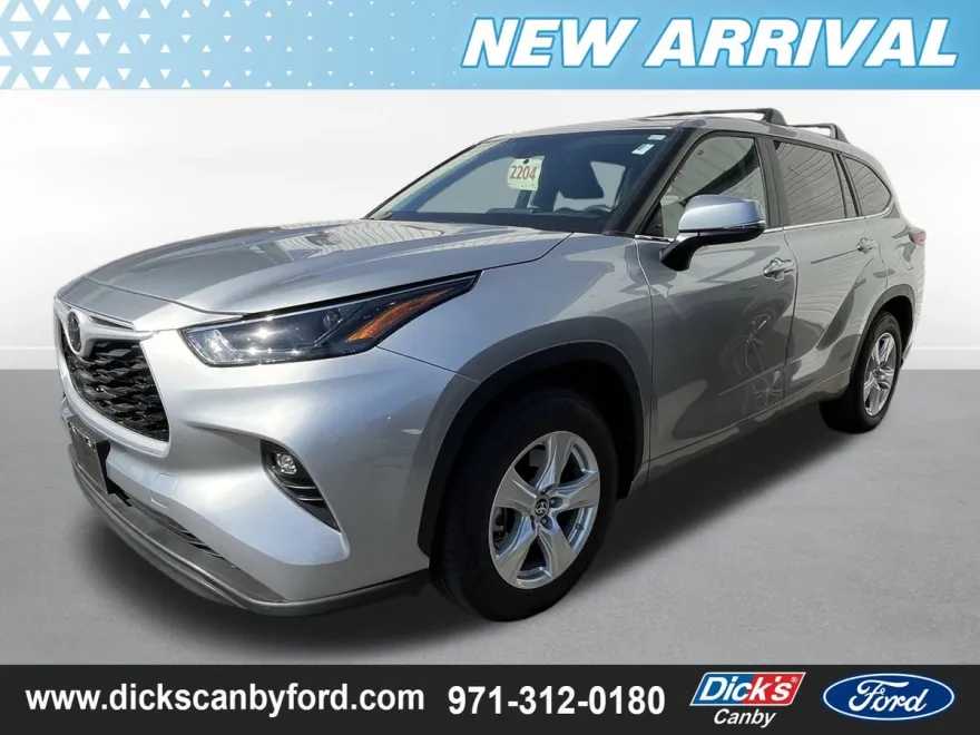2024 Toyota Highlander LE photo 1
