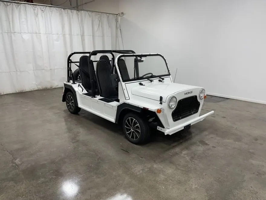 2024 Cruise Car MOKE photo 1