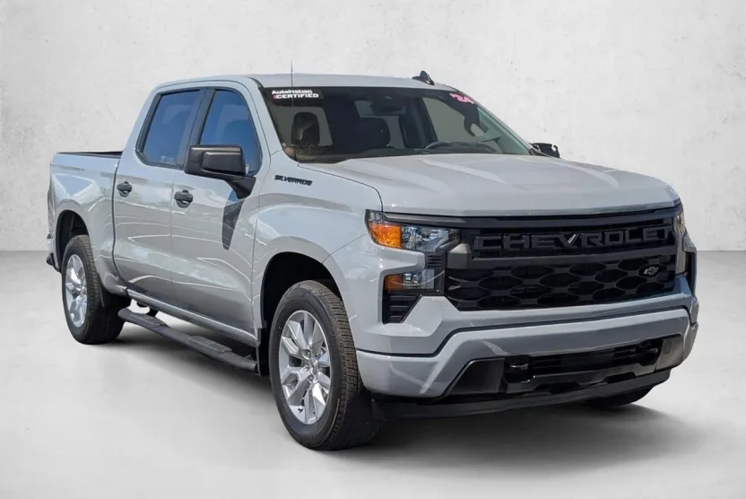 2024 Chevrolet Silverado 1500 Custom photo 1
