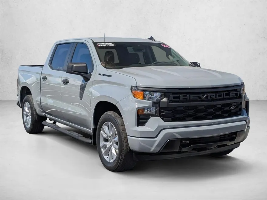 2024 Chevrolet Silverado 1500 Custom photo 1