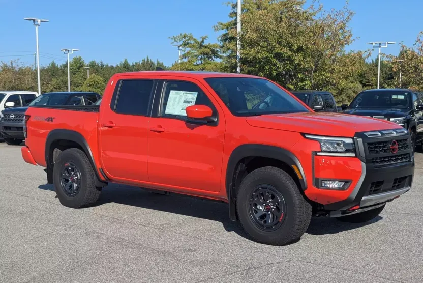 2026 Nissan Frontier Crew Cab PRO-4X photo 1