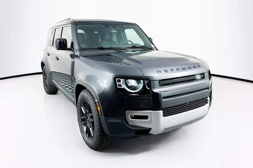 2025 Land Rover Defender 110 S photo 1
