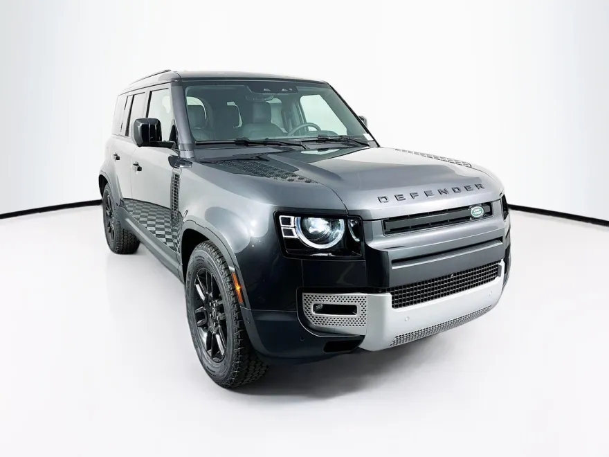 2025 Land Rover Defender 110 S photo 1