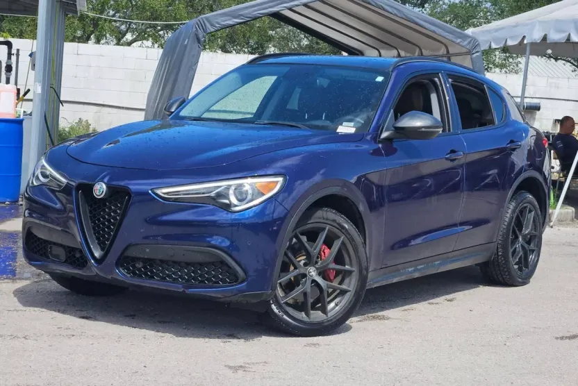 2019 Alfa Romeo Stelvio Ti photo 1
