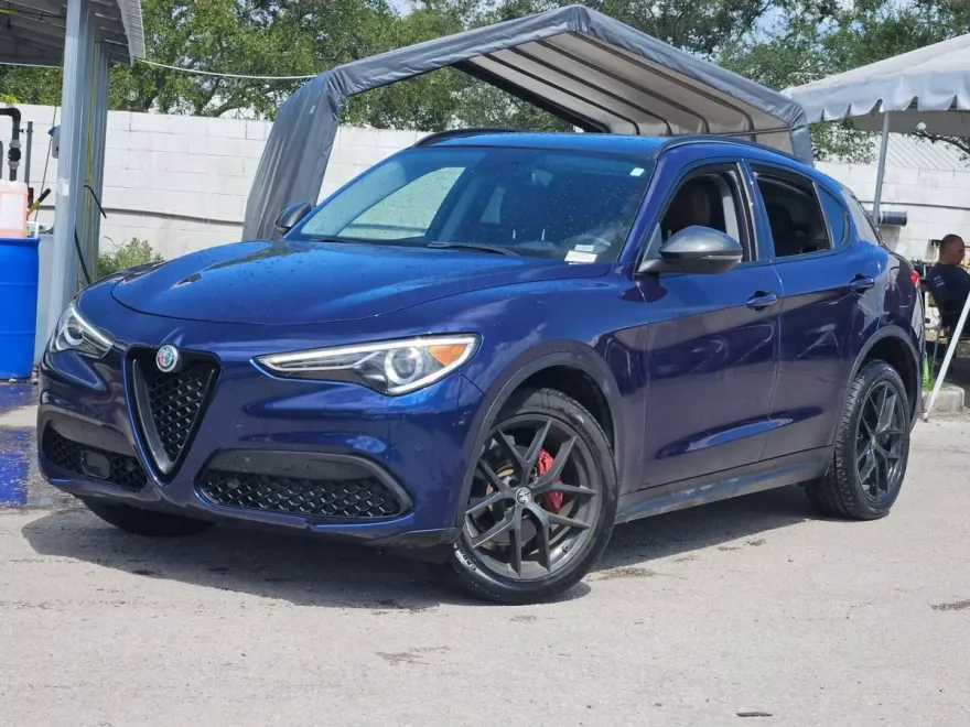 2019 Alfa Romeo Stelvio Ti photo 1