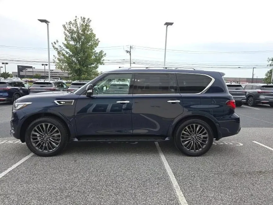 2023 Infiniti QX80 Premium Select photo 1