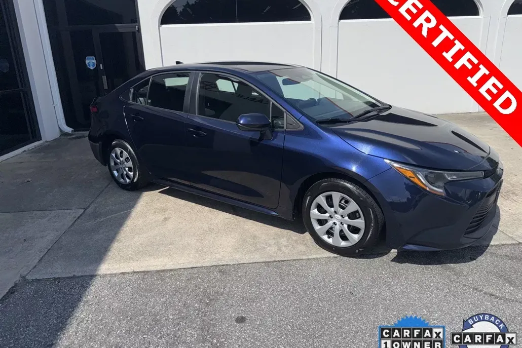 2024 Toyota Corolla LE photo 1