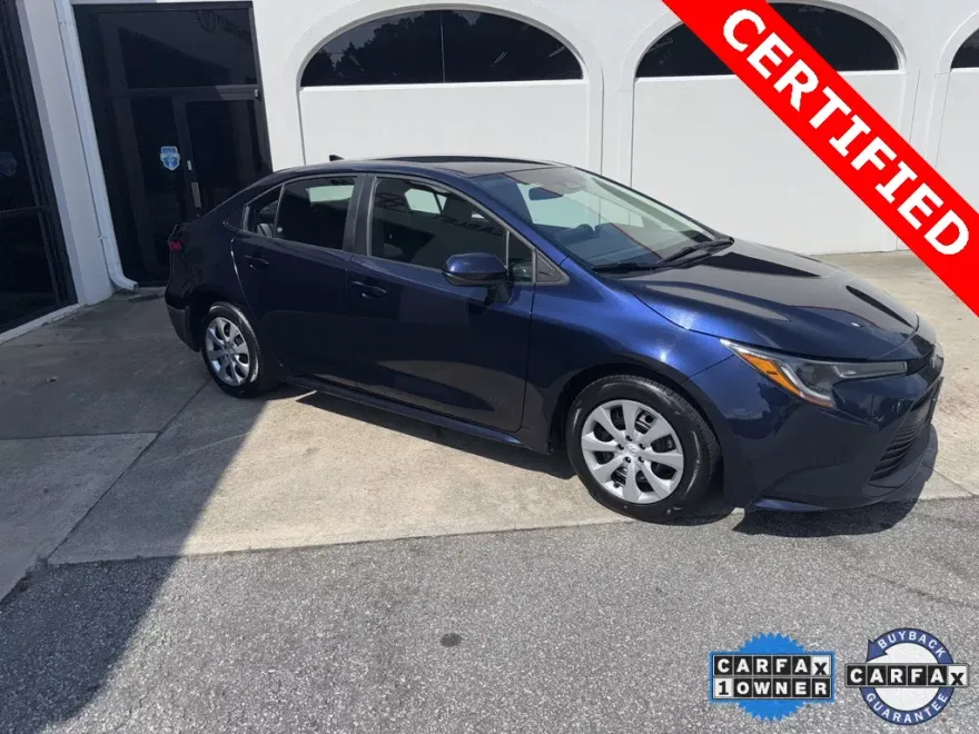 2024 Toyota Corolla LE photo 1