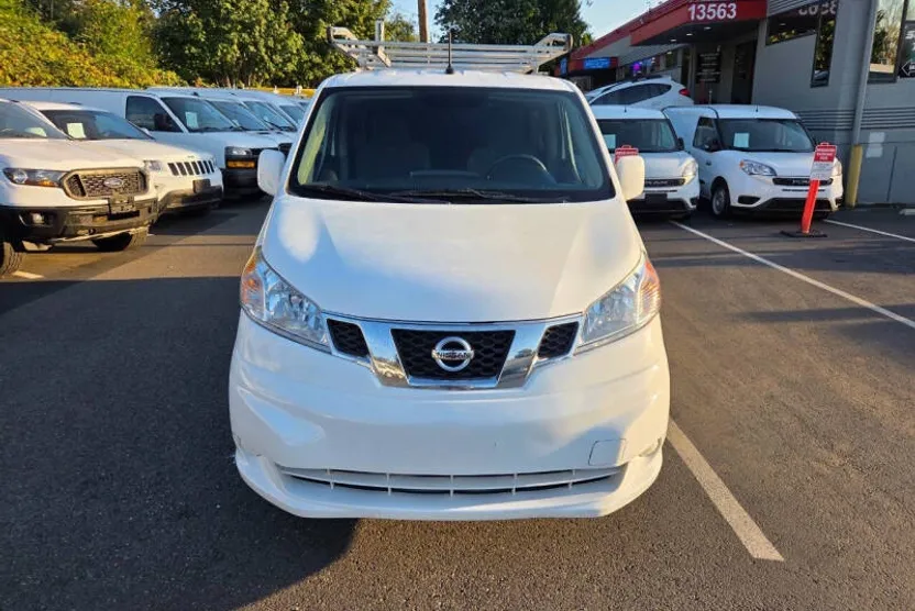 2019 Nissan NV200 SV photo 1