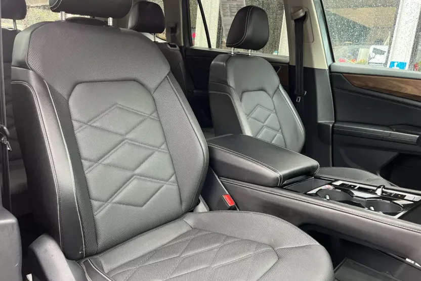 2024 Volkswagen Atlas SE Technology photo 1
