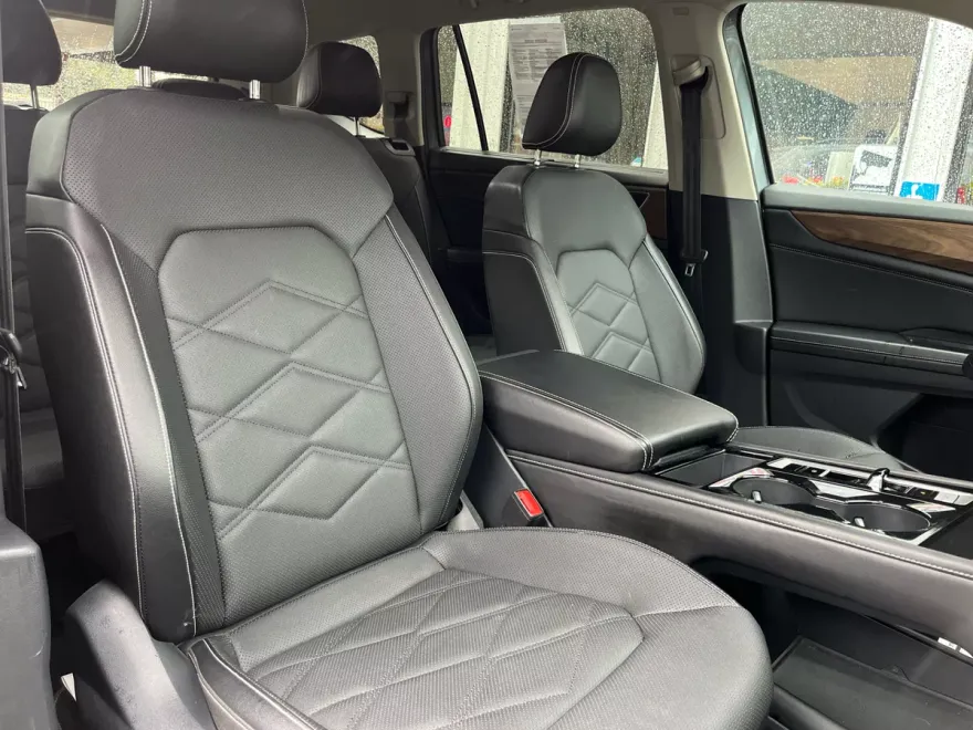 2024 Volkswagen Atlas SE Technology photo 1