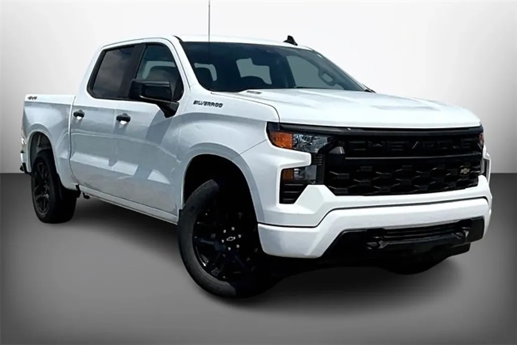 2024 Chevrolet Silverado 1500 Custom photo 1