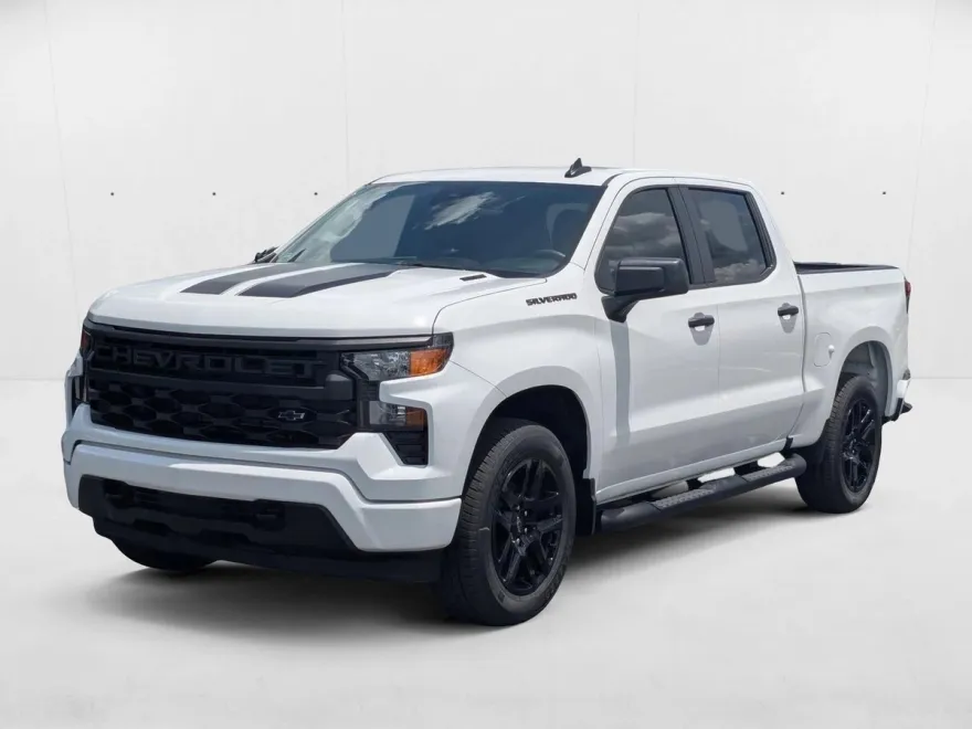 2026 Chevrolet Silverado 1500 Custom photo 1