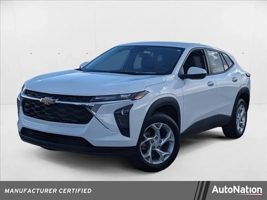 2024 Chevrolet Trax LS photo 1