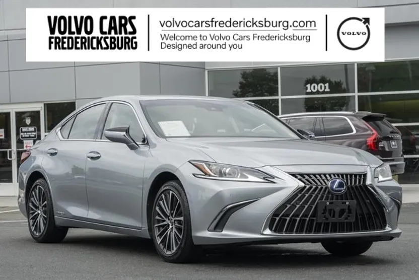 2022 Lexus ES 300h photo 1