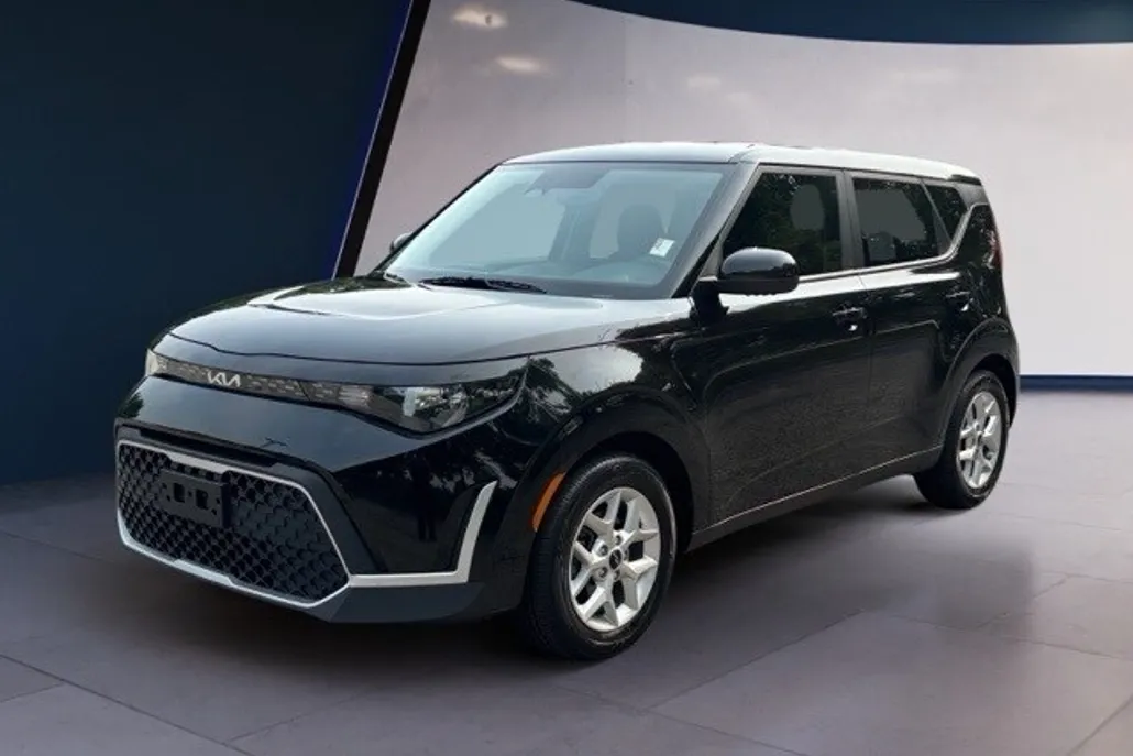 2023 Kia Soul S photo 1