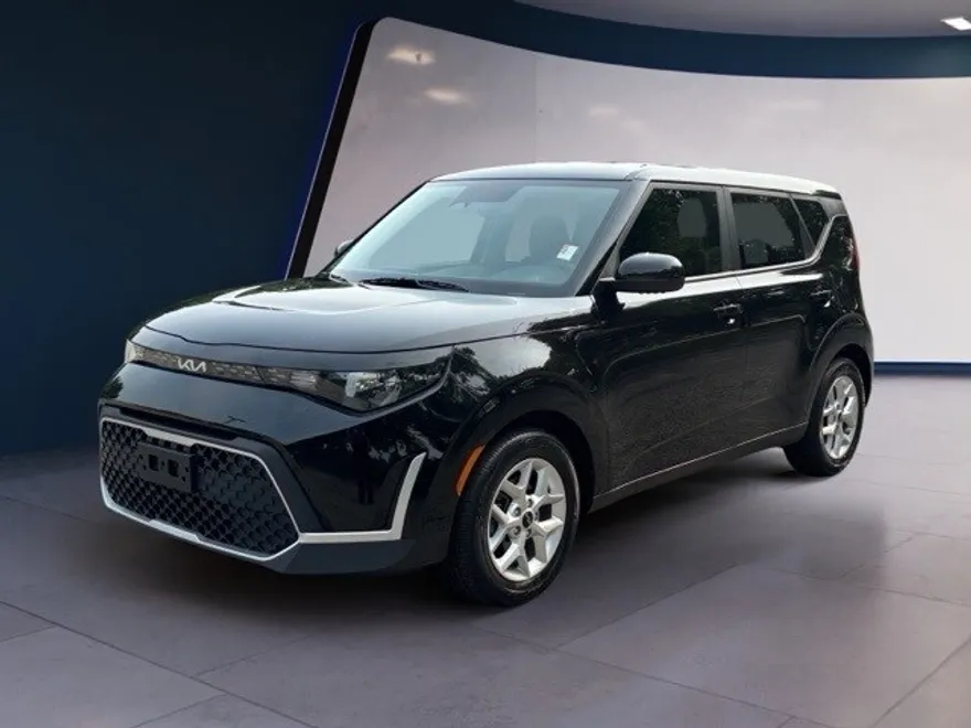 2023 Kia Soul S photo 1