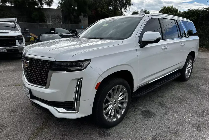 2022 Cadillac Escalade ESV Premium Luxury photo 1