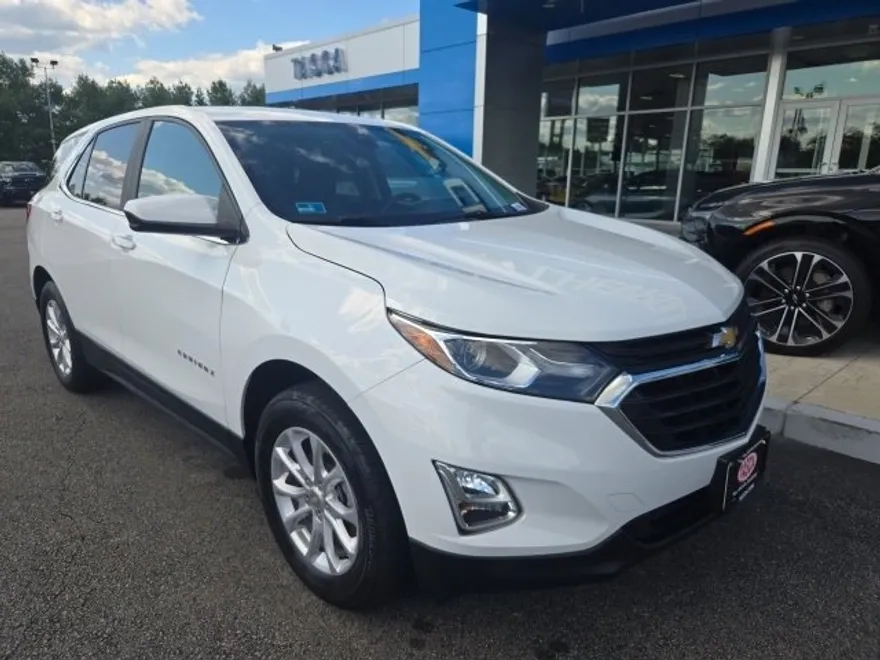 2021 Chevrolet Equinox LT photo 1