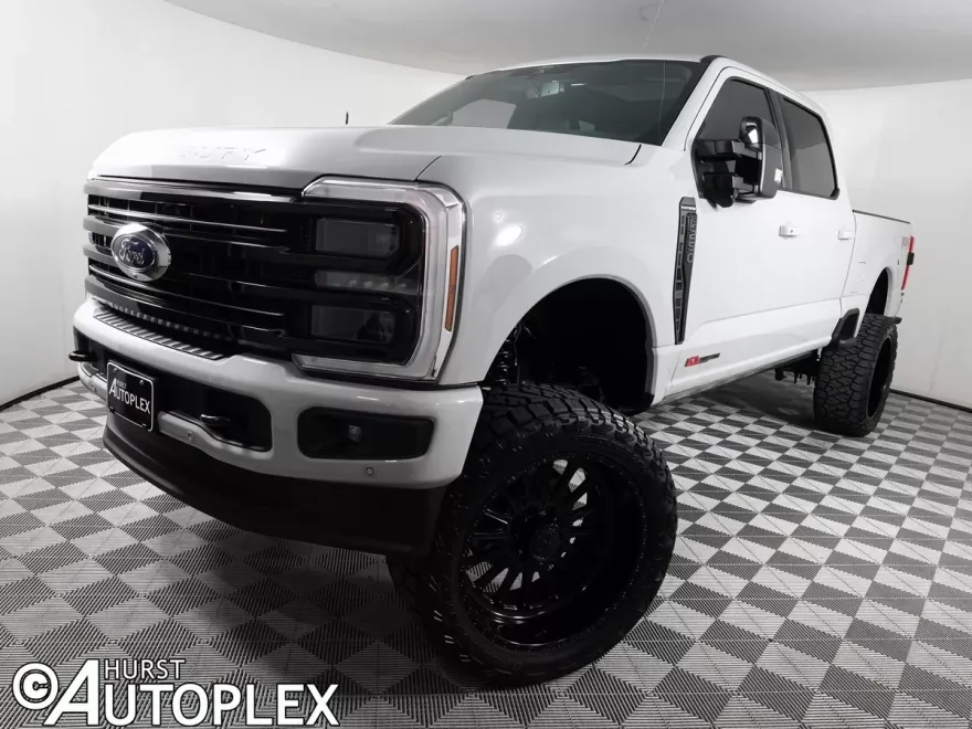 2025 Ford F-250 Platinum photo 1