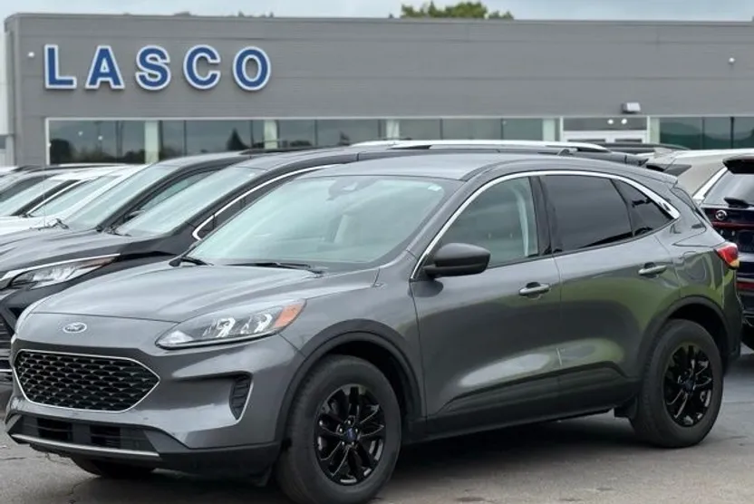 2022 Ford Escape SE photo 1