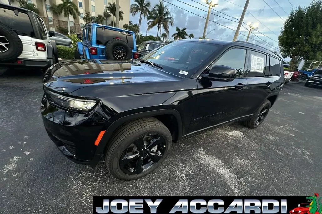 2025 Jeep Grand Cherokee Limited photo 1