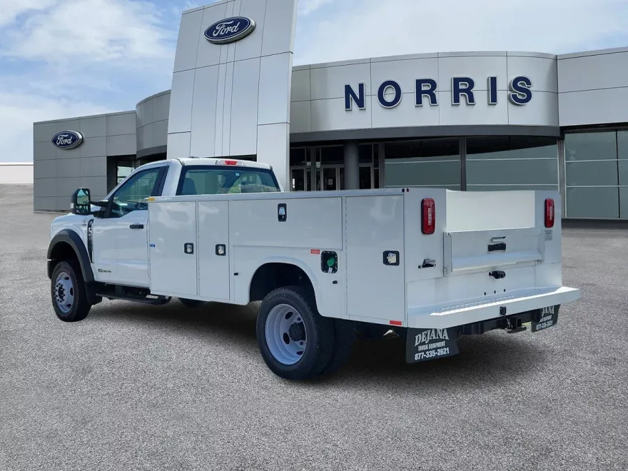 2024 Ford F-450 photo 1