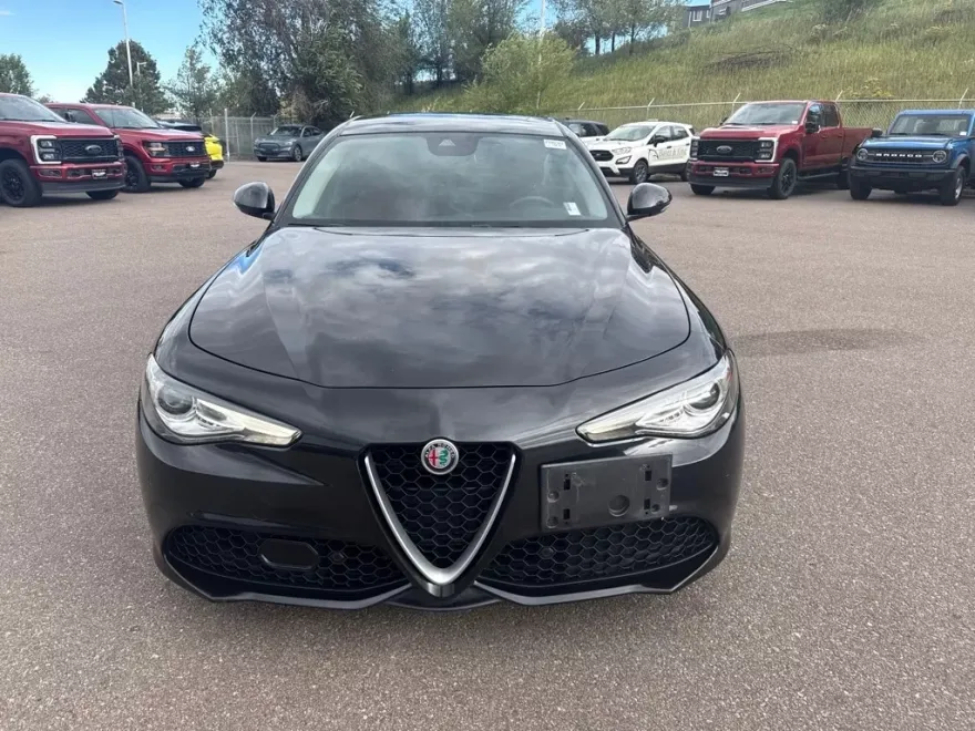 2018 Alfa Romeo Giulia Ti Sport photo 1