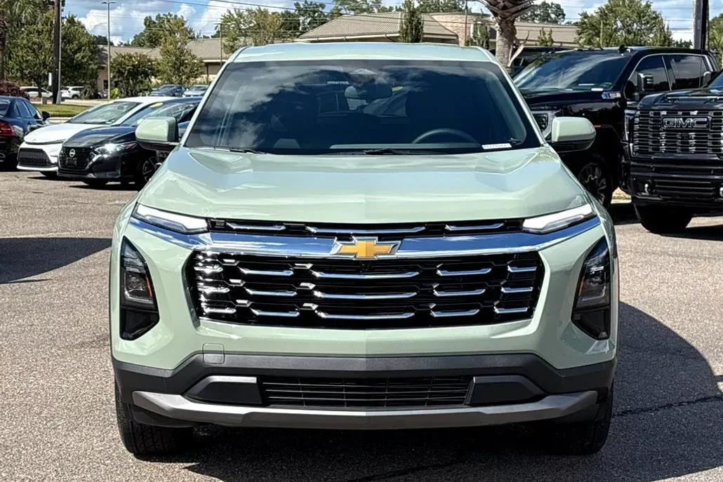 2026 Chevrolet Equinox LT photo 1