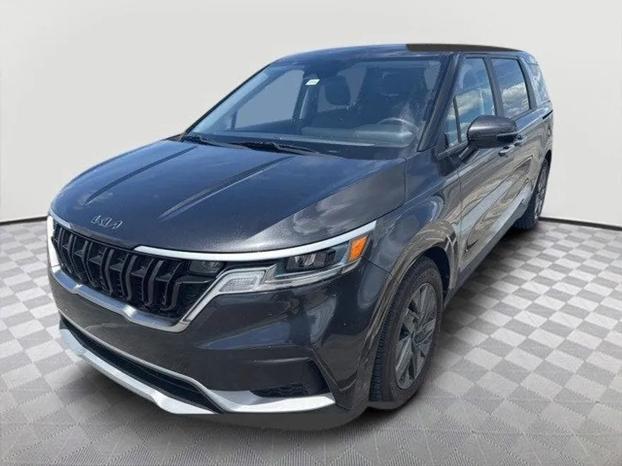 2023 Kia Carnival LX photo 1