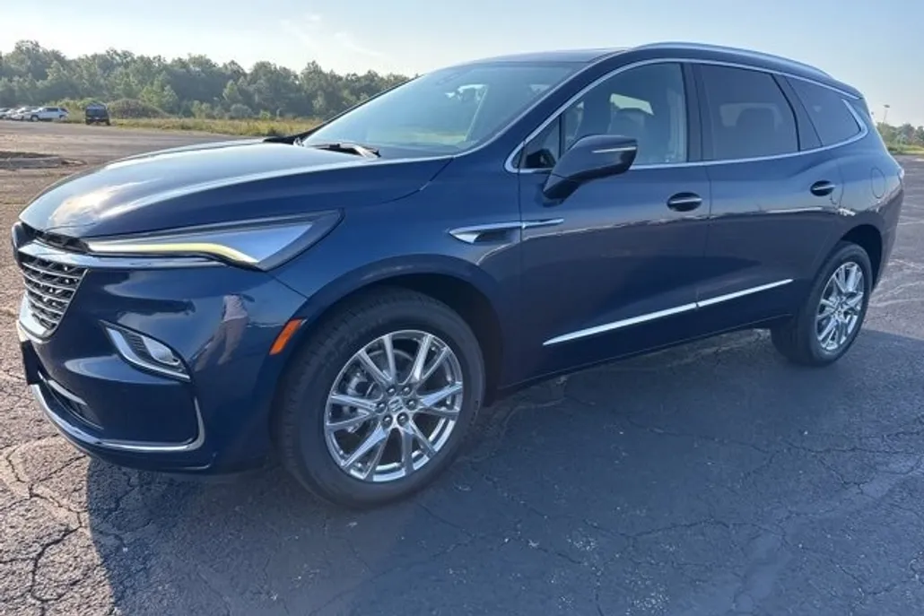 2023 Buick Enclave Premium photo 1