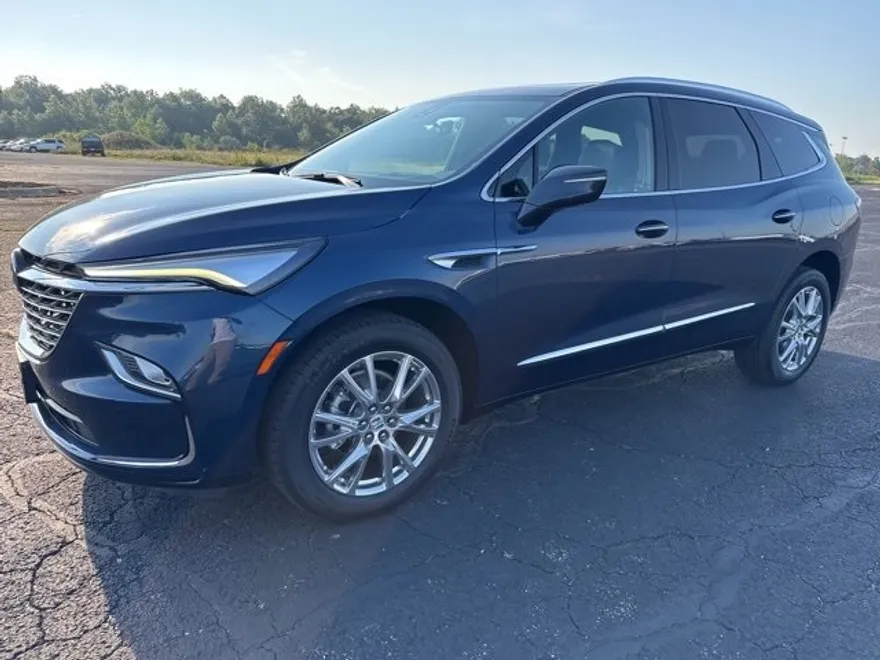 2023 Buick Enclave Premium photo 1