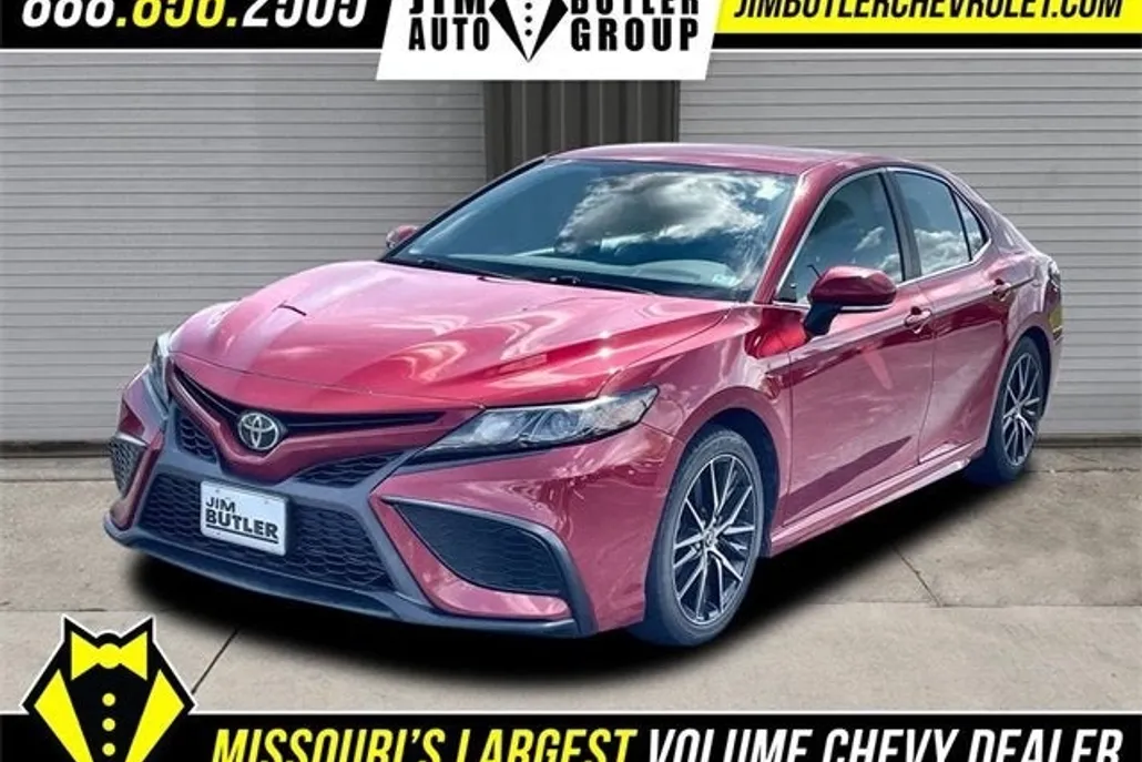 2021 Toyota Camry SE photo 1