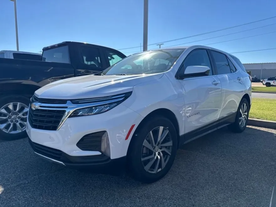 2022 Chevrolet Equinox LT photo 1