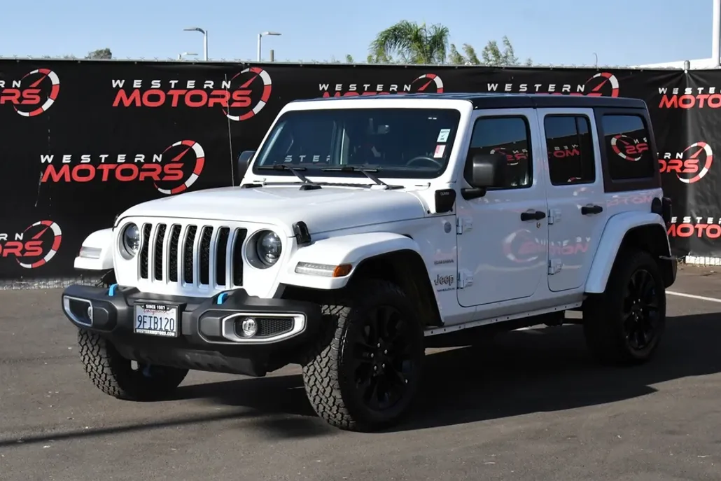 2023 Jeep Wrangler 4xe Sahara photo 1