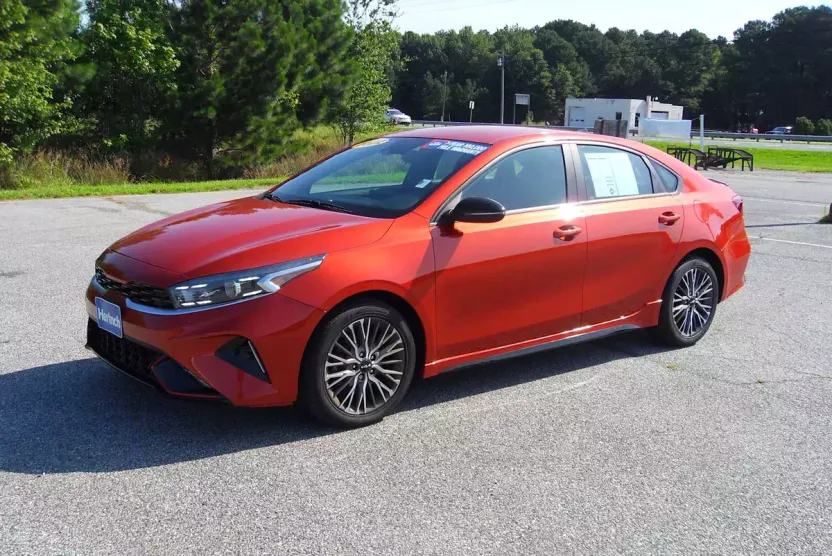 2022 Kia Forte GT-Line photo 1