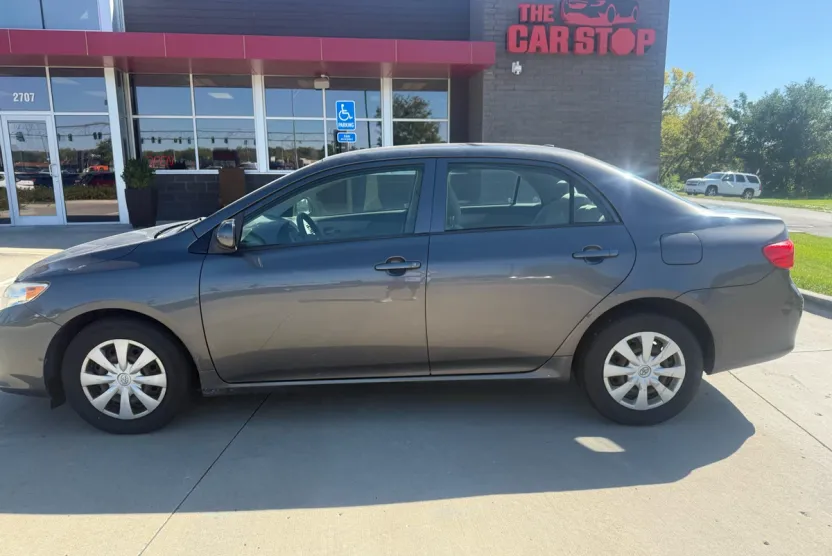 2009 Toyota Corolla photo 1