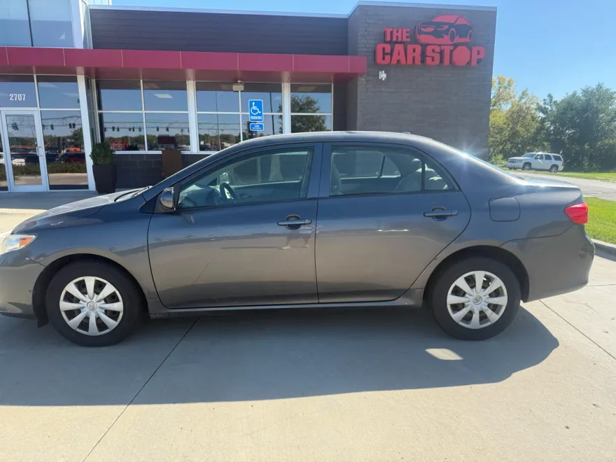 2009 Toyota Corolla photo 1